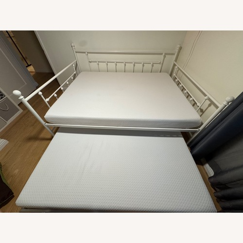 Used Wayfair White Daybed for sale on AptDeco