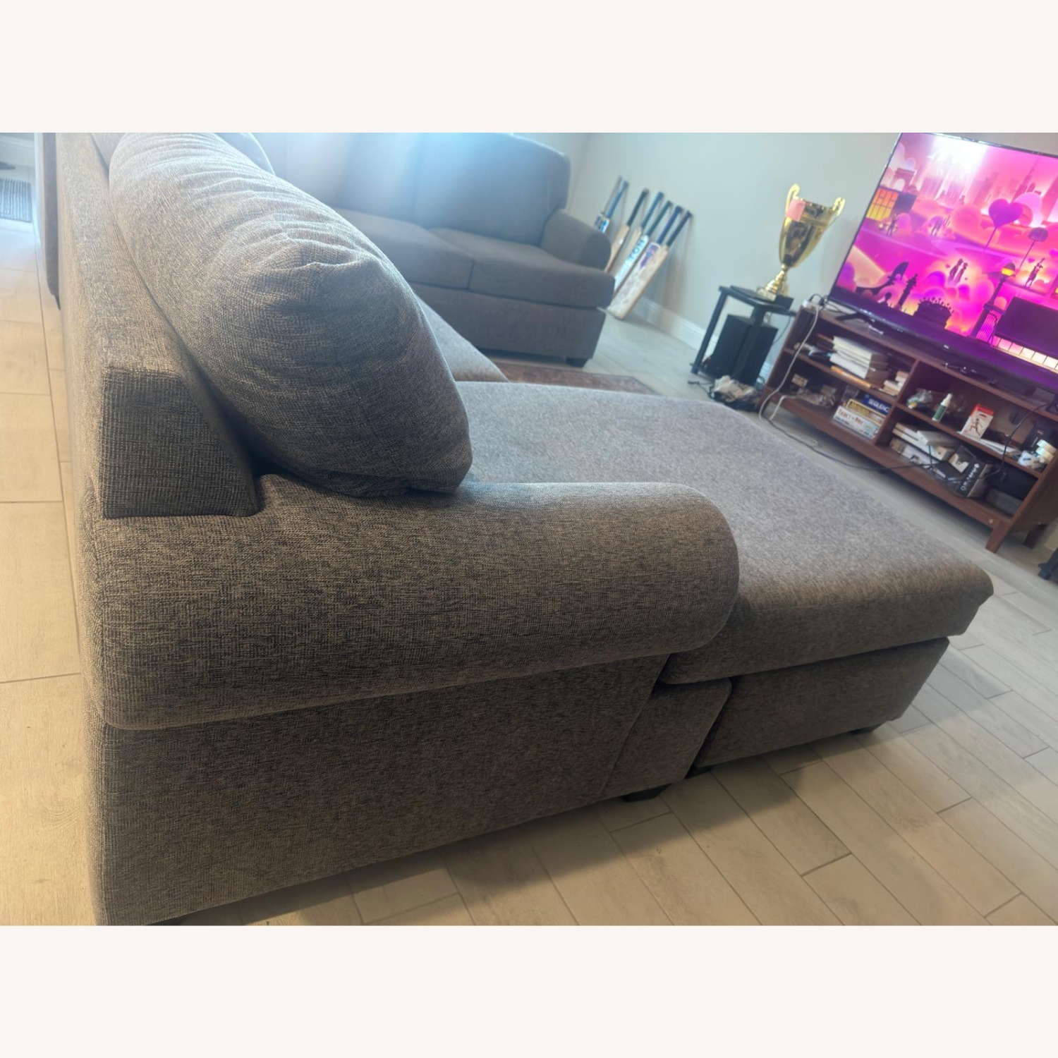 Large Sectional Couch - image-9