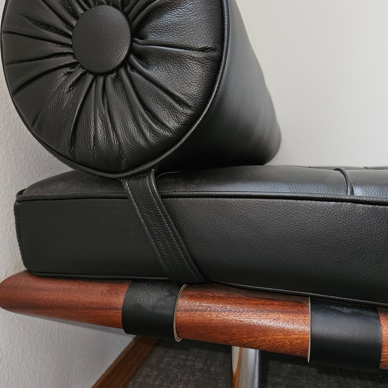 Knoll Barcelona Couch Black Leather Chaise Lounge - image-43