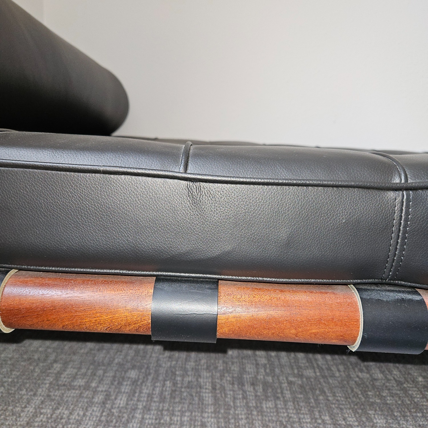 Knoll Barcelona Couch Black Leather Chaise Lounge - image-44