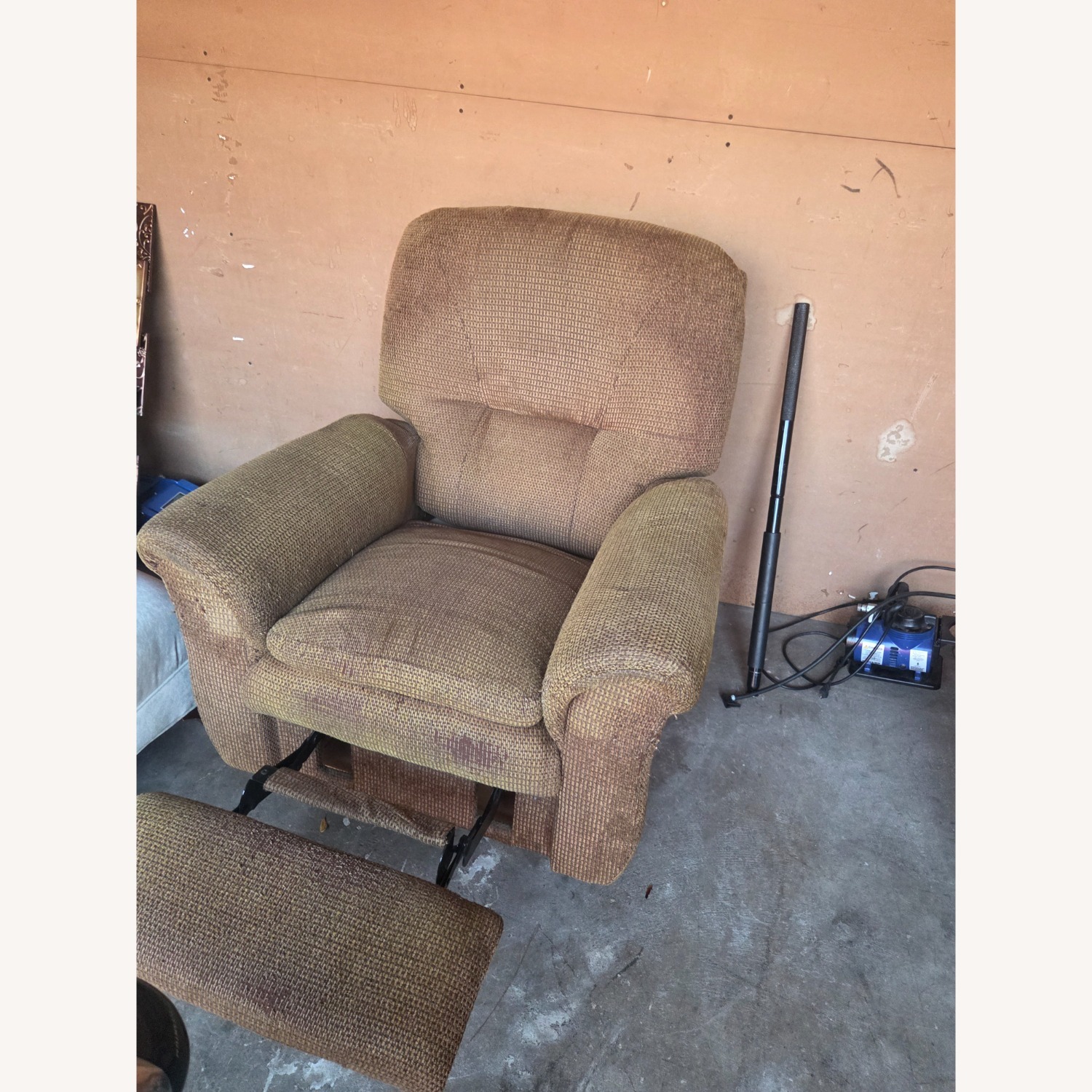 Lay Z Boy Recliner - image-3