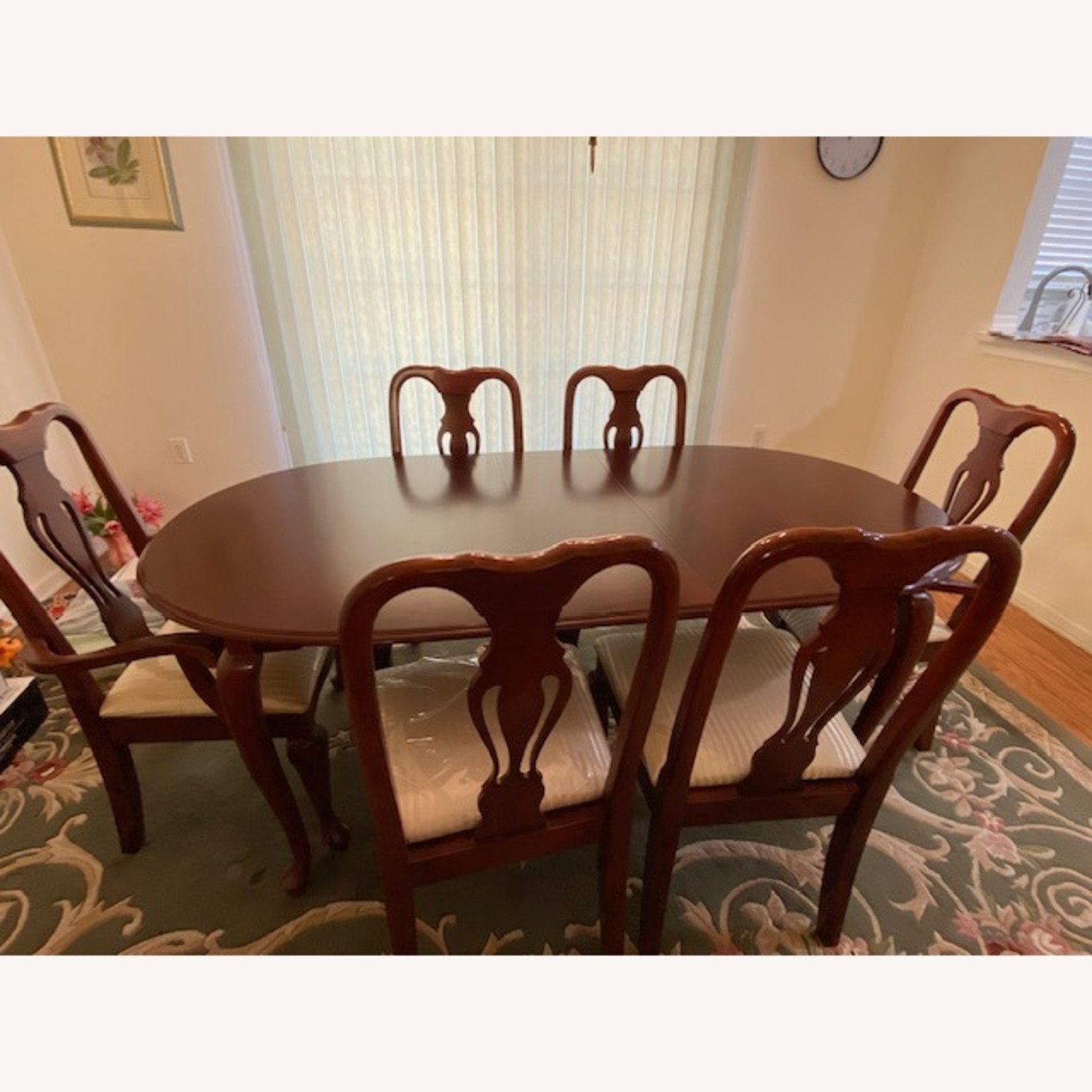 Elegant Cherry Finish Dining Table W 6 Chairs - image-11