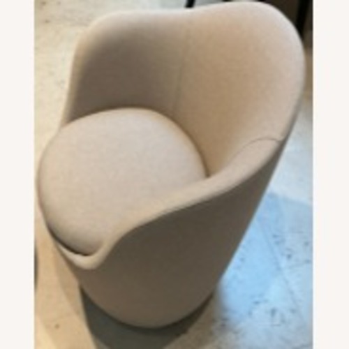 Used Design Within Reach Lína Swivel Chair for sale on AptDeco