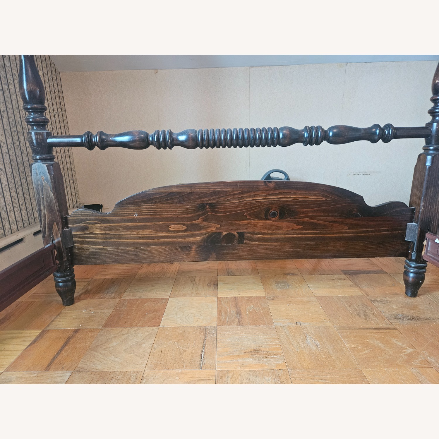 Ethan Allen American Pine Spindal Canopy Bed - image-4