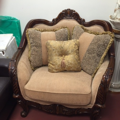 Used 1&1/2 Sofa Chair for sale on AptDeco