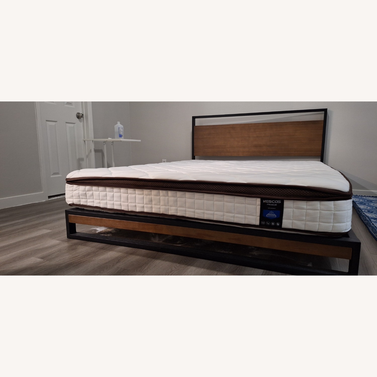 Contemporary Queen Bed - image-2
