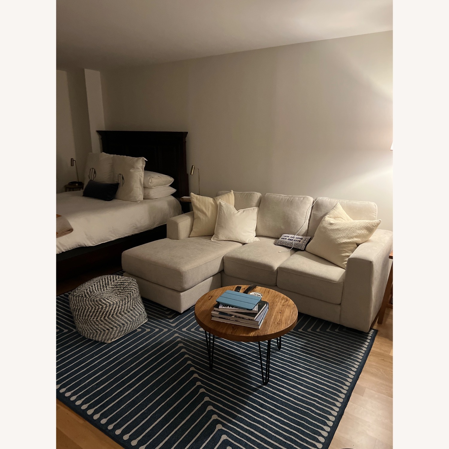 Haverty's Queen Bed - image-2