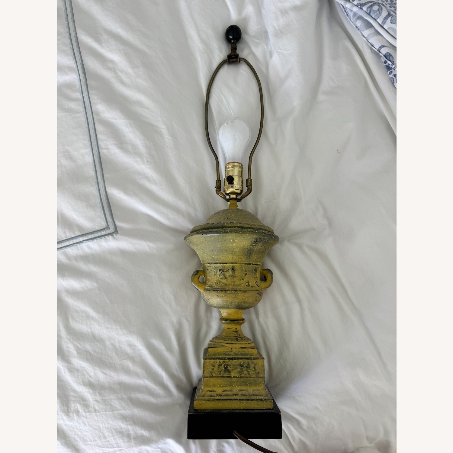 Stunning 1950's Table Lamp - image-1