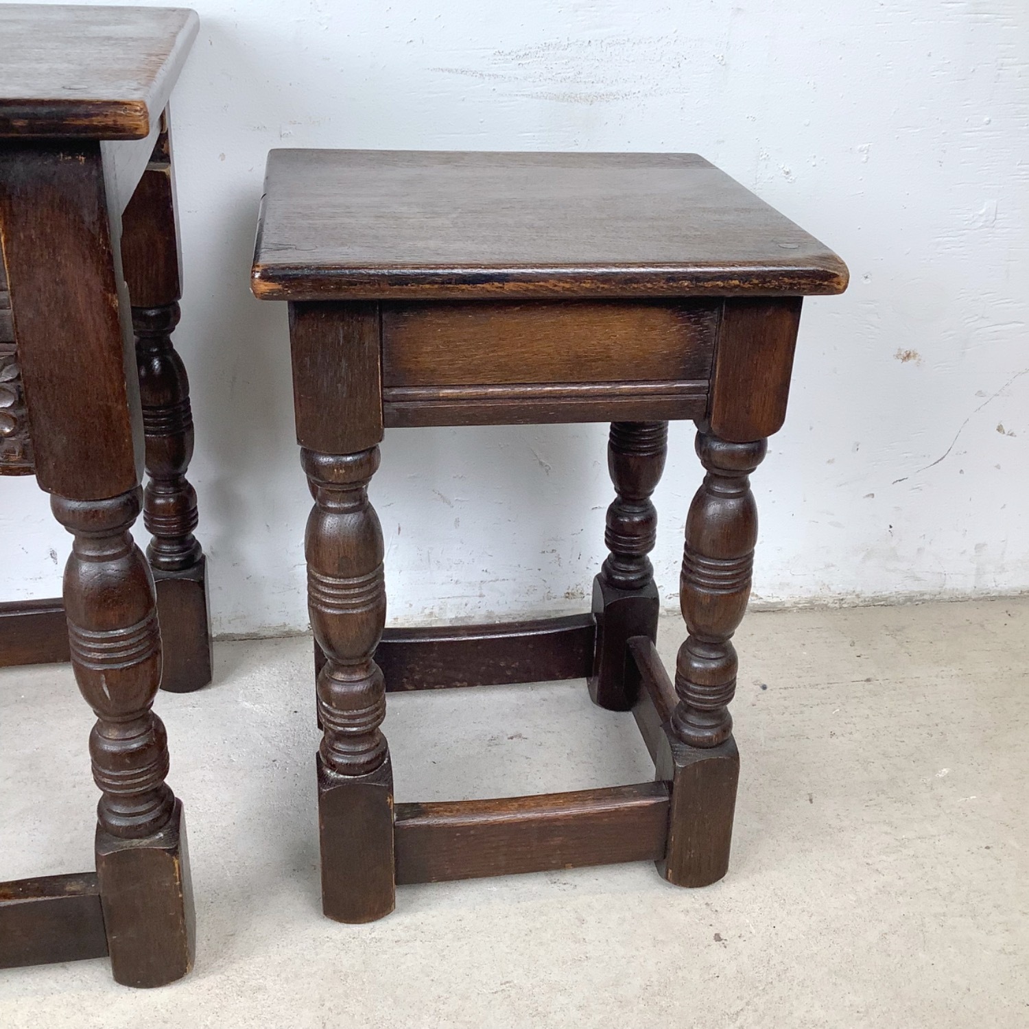 Vintage English-Style Nesting Tables – Set of 3 - image-4