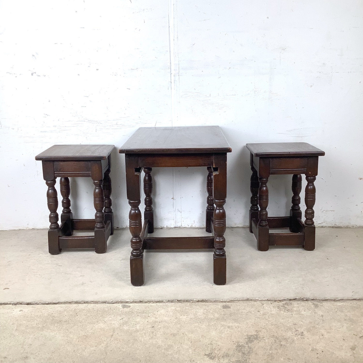 Vintage English-Style Nesting Tables – Set of 3 - image-1