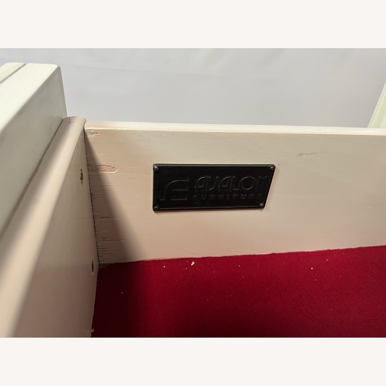 Avalon Furniture Kaleidoscope Dresser - image-4