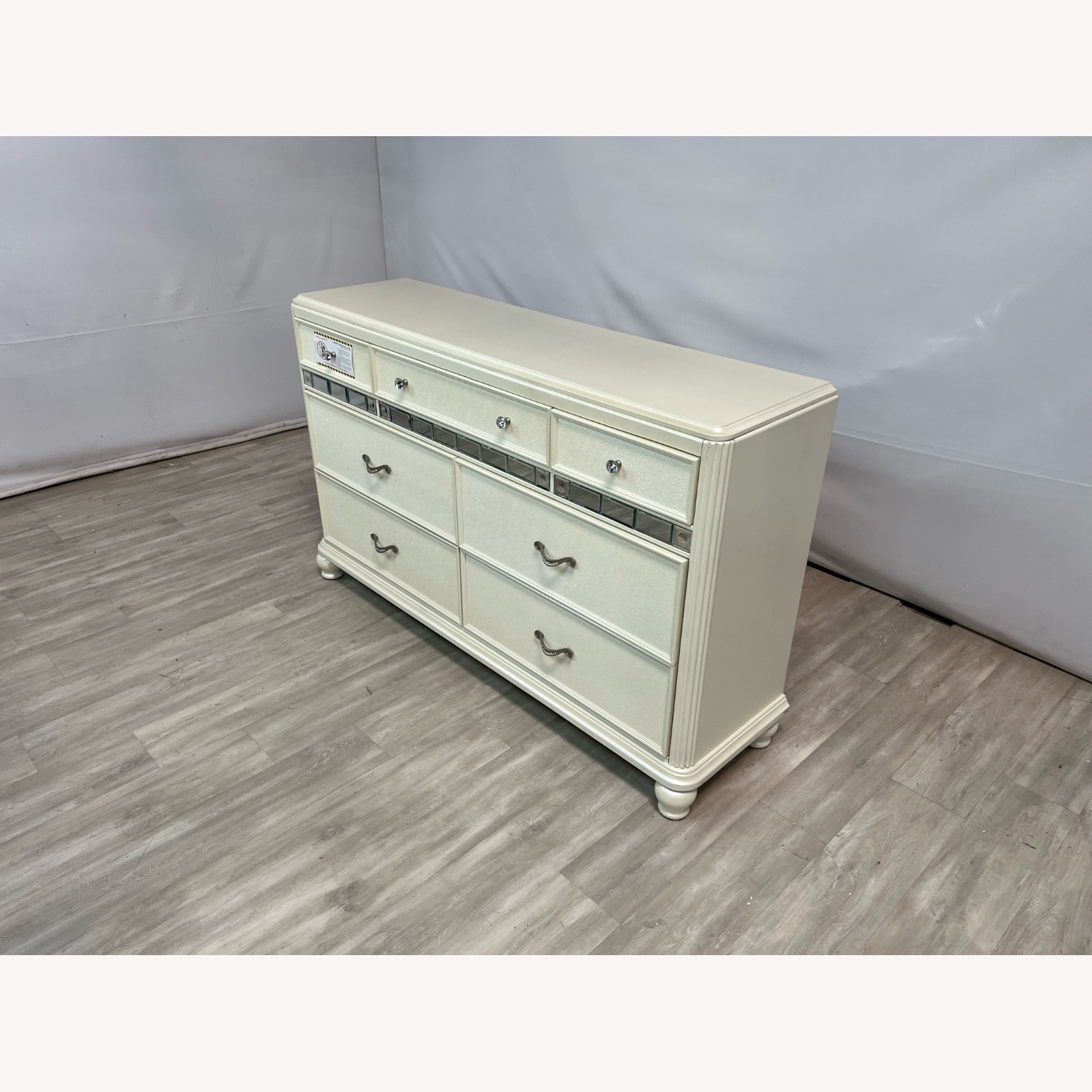 Avalon Furniture Kaleidoscope Dresser - image-3