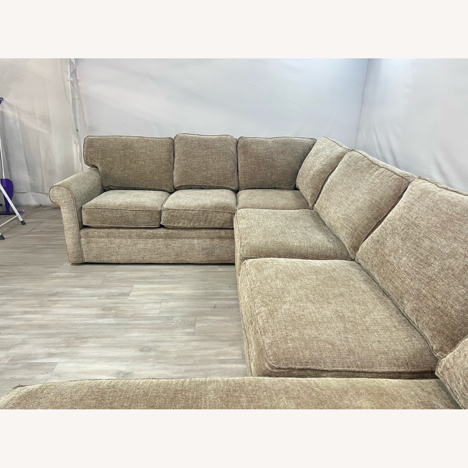 Raymour & Flanigan Nelson 4pc Sectional - image-5
