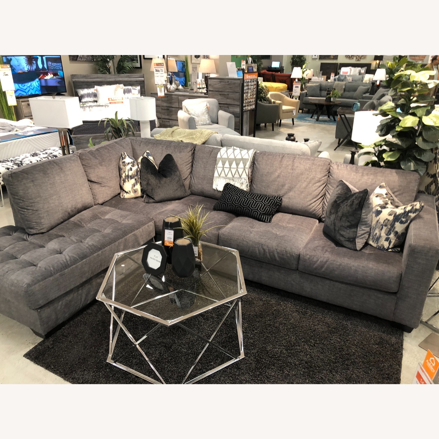 Ashley Owensbe Gray 2 Piece Sectional - image-4