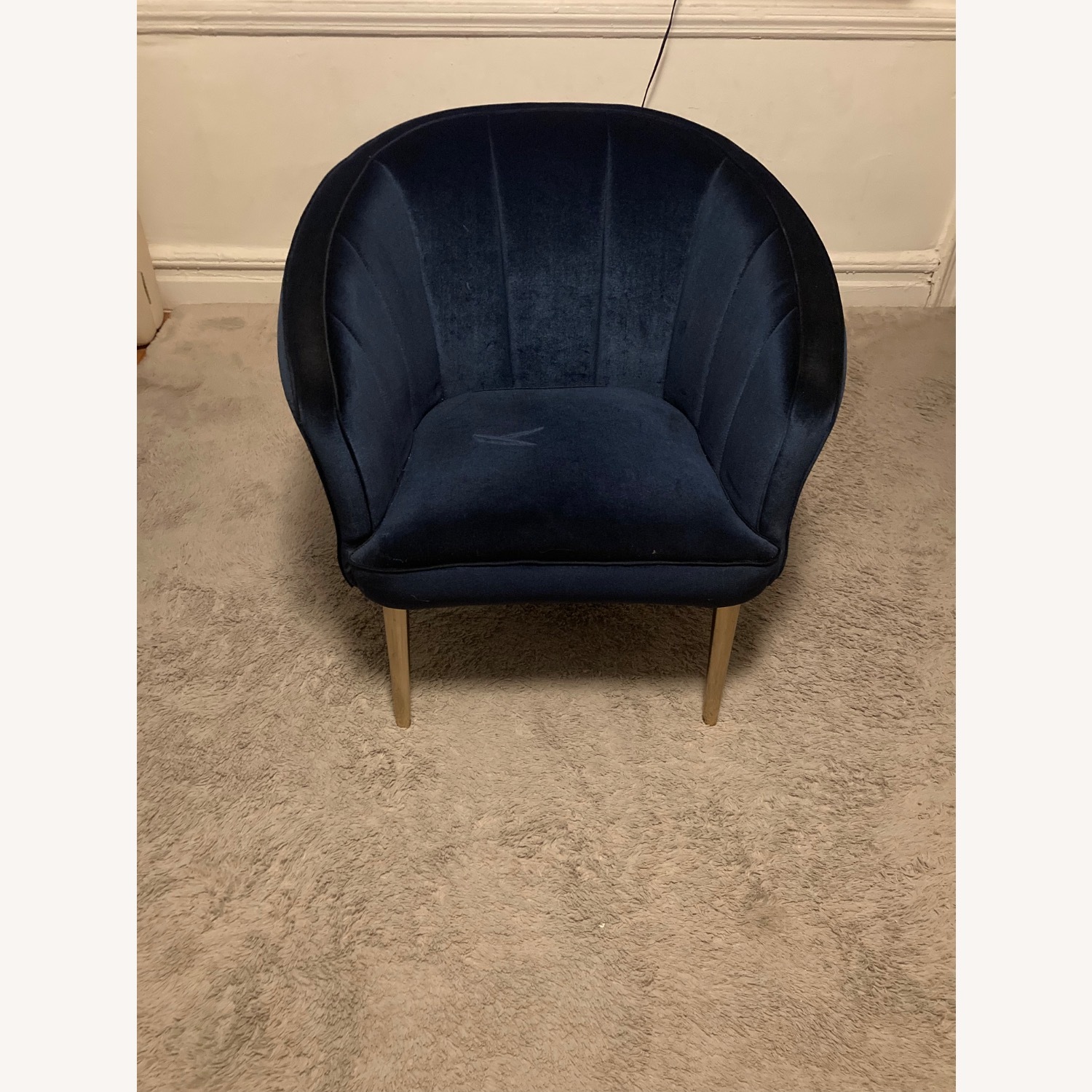 Bob’s Discount Accent chair - image-0