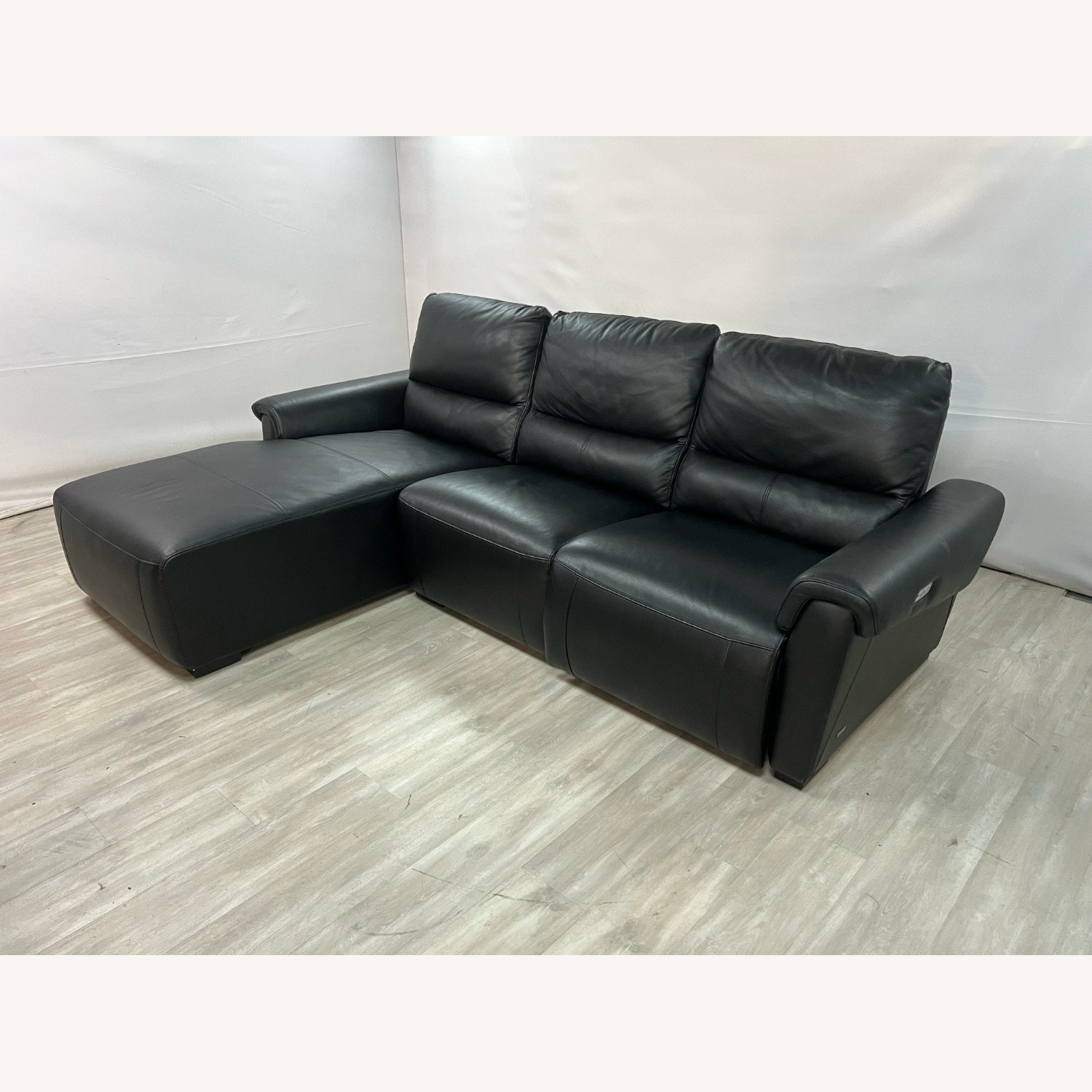 Latitude Run Minnich Power Reclining Sectional - image-2
