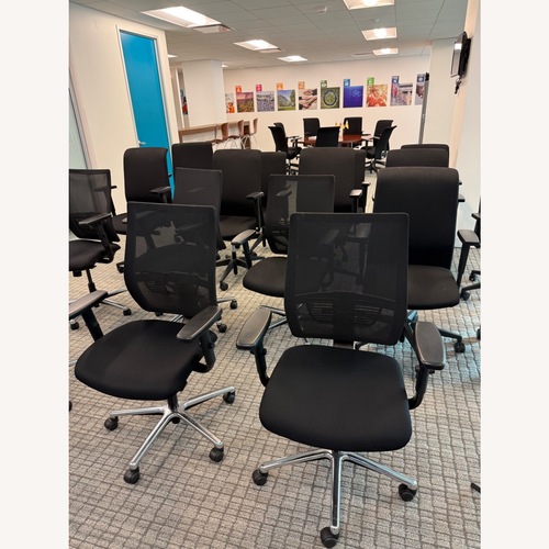 Used Black Office Chairs for sale on AptDeco