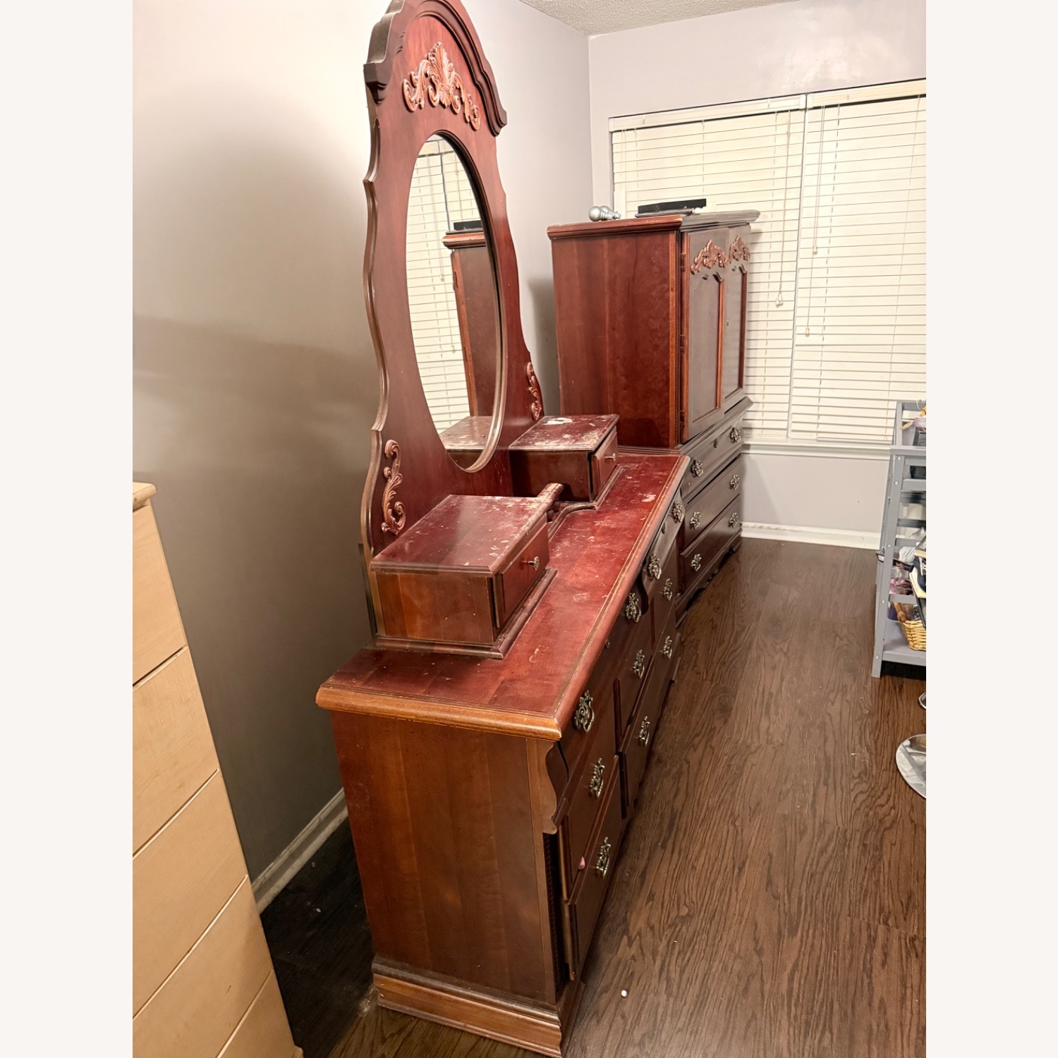 Older Dresser Set  - image-1