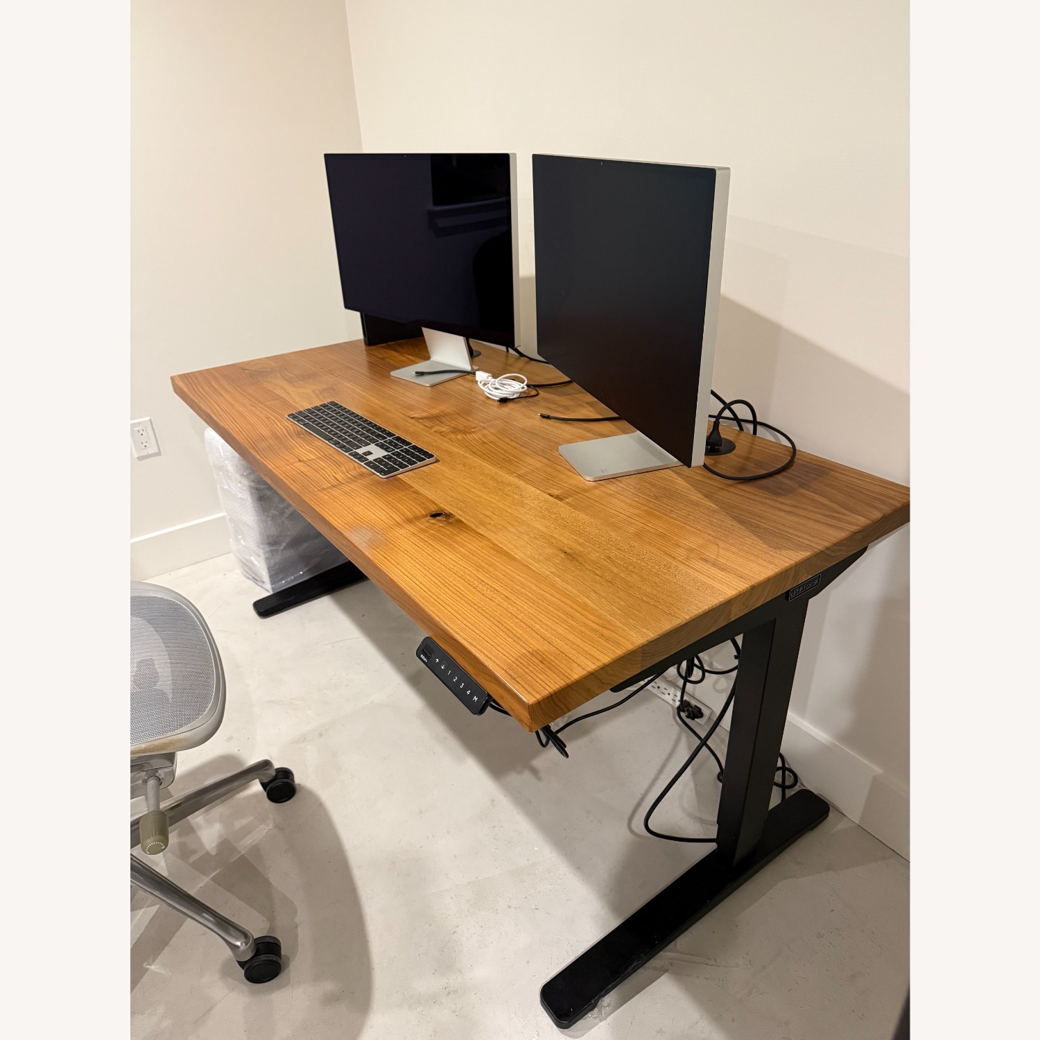 Uplift V3 Standing Desk Light Brown Wood Desk - image-5