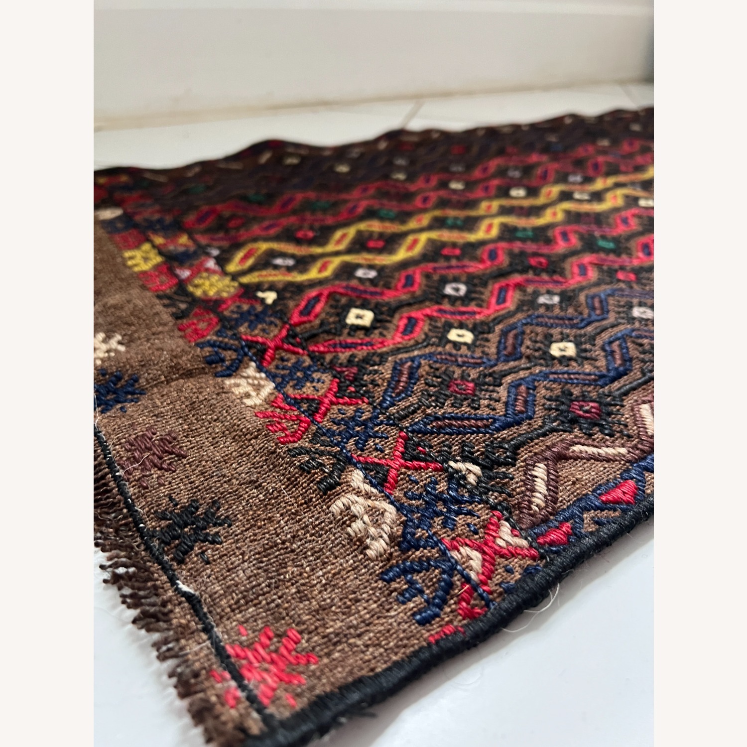 Vintage/Antique Small Rug 1.5' x 3' - image-4