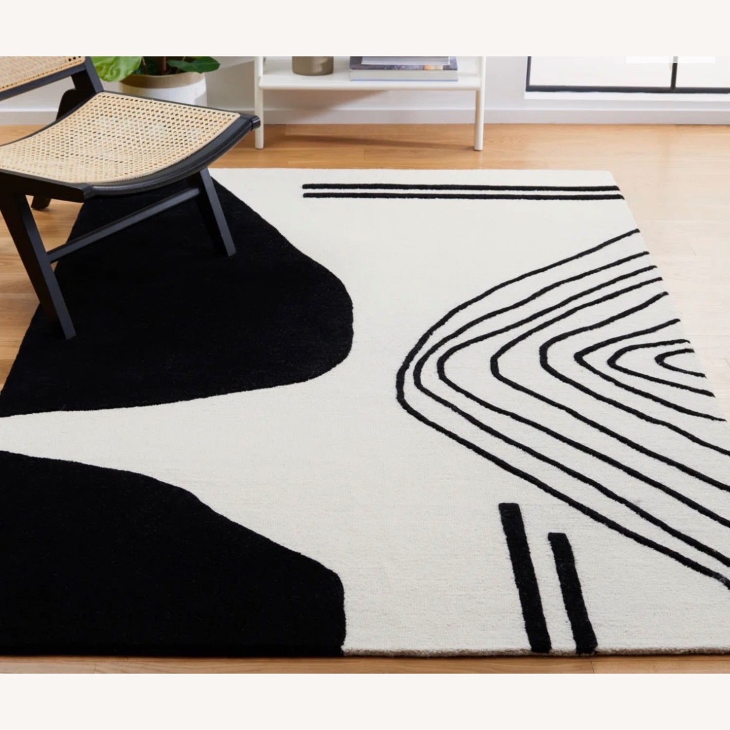 Handmade Wool Ivory/Black Rug - image-5