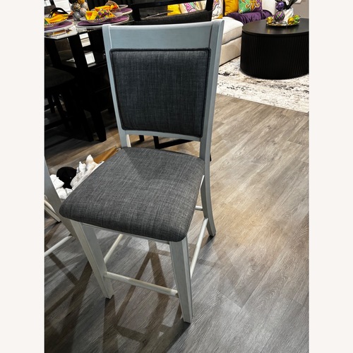 Used Broyhill Furniture Stools for sale on AptDeco