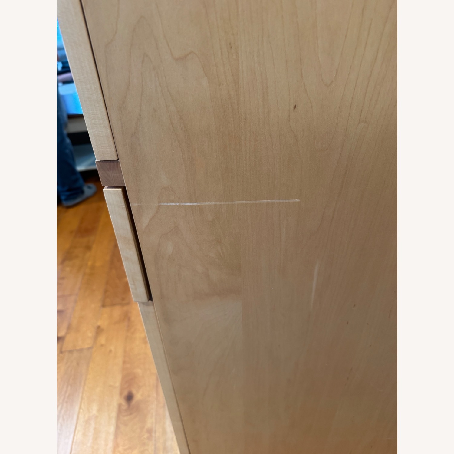 Pure Maple Hutch with Glass Doors - image-7