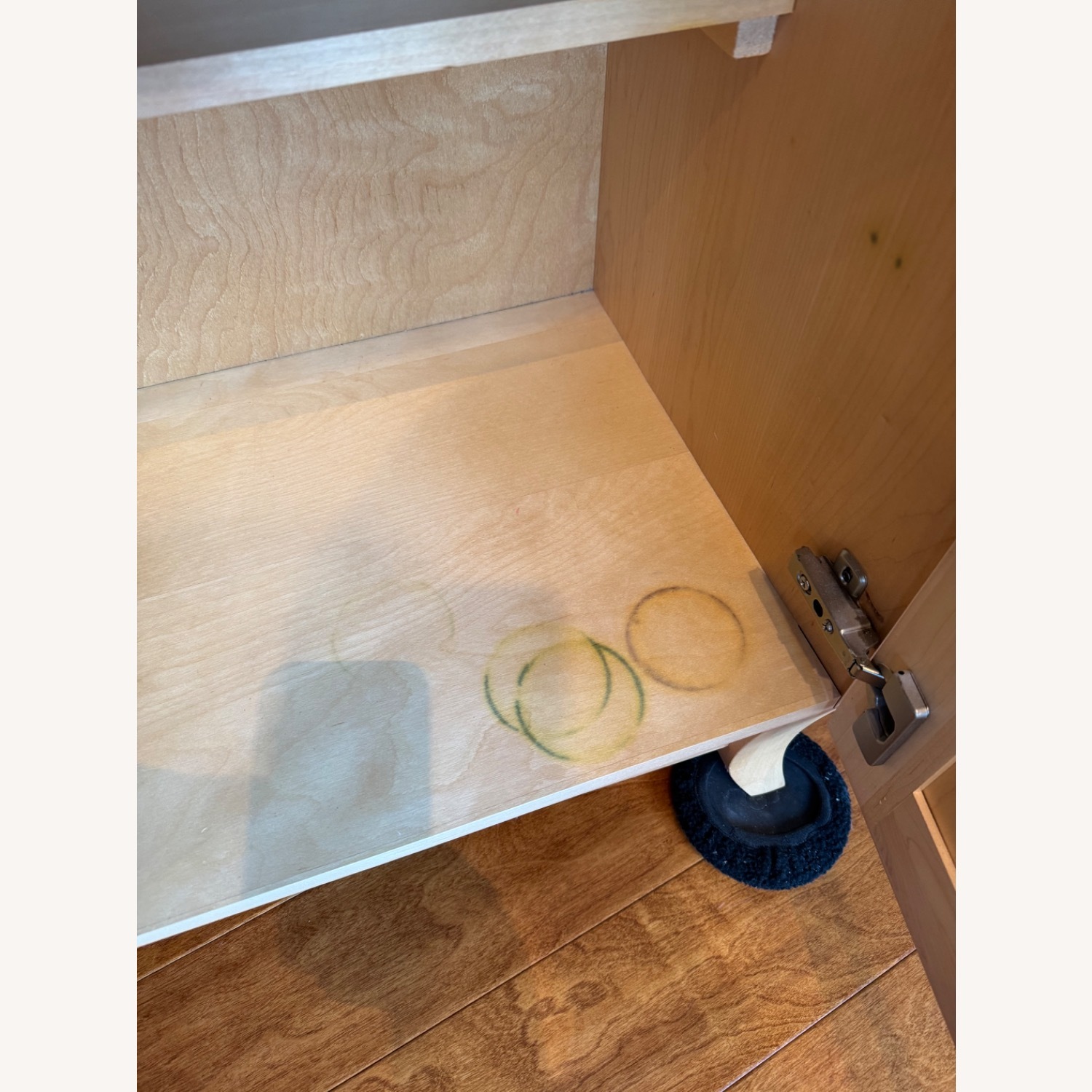 Pure Maple Hutch with Glass Doors - image-6