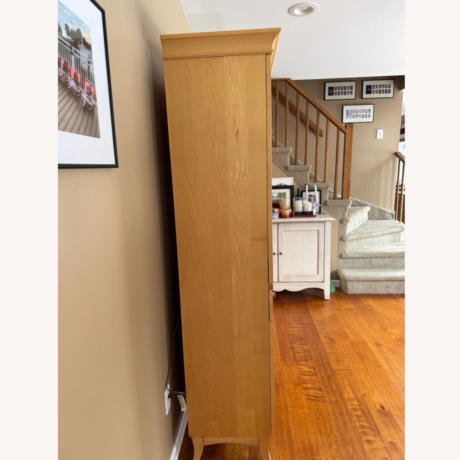 Pure Maple Hutch with Glass Doors - image-2