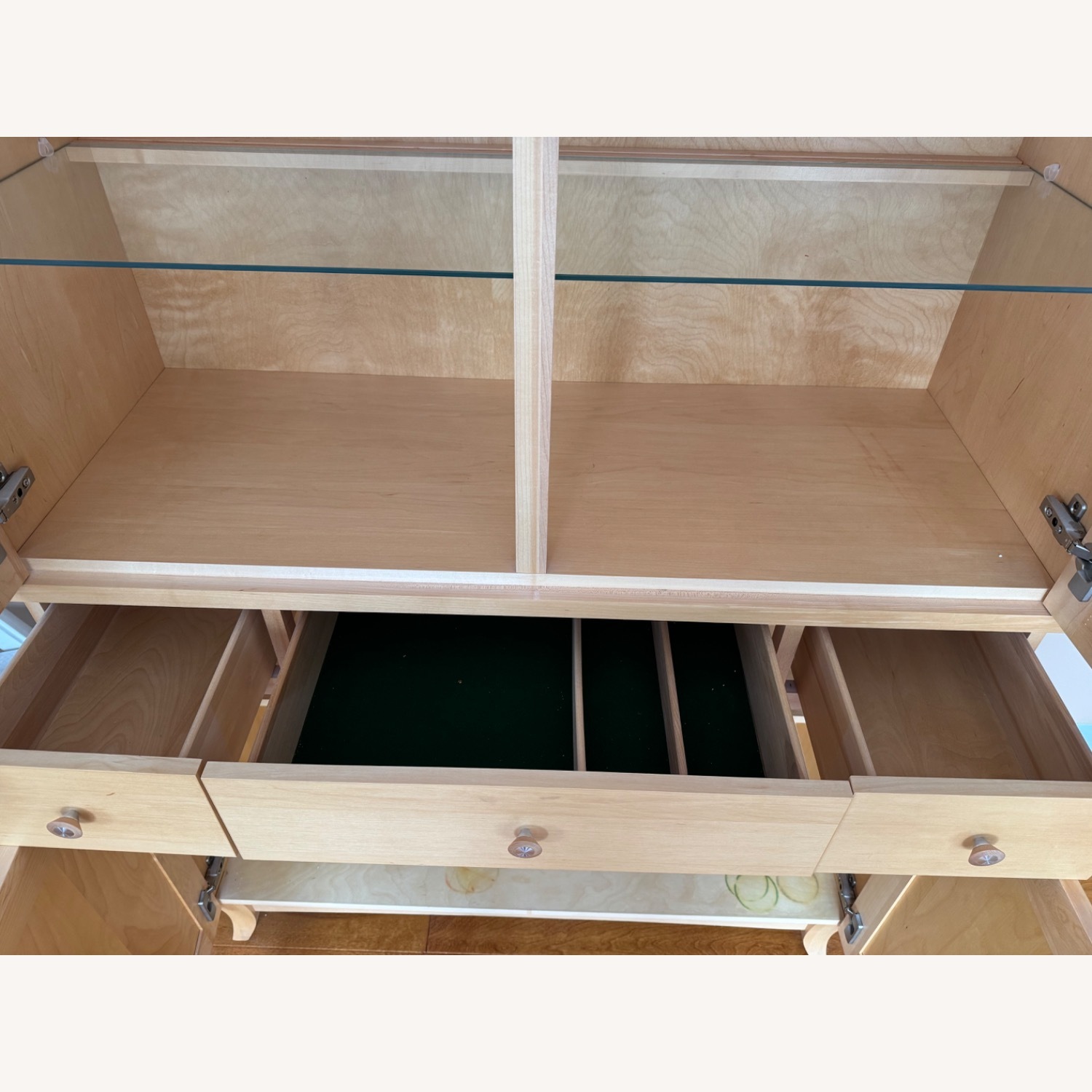 Pure Maple Hutch with Glass Doors - image-4