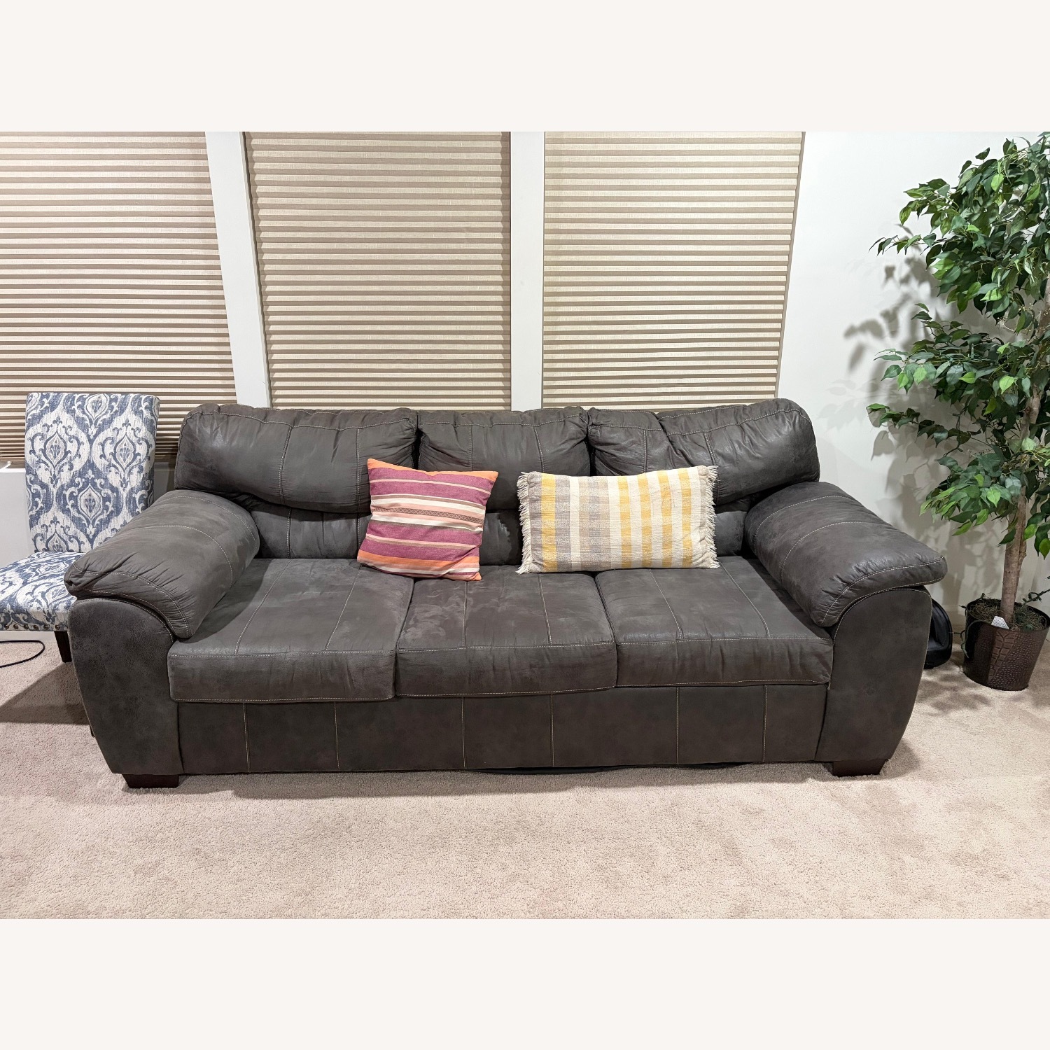 Value City Furniture Dark Brown 3+ Seater Sofa - image-3