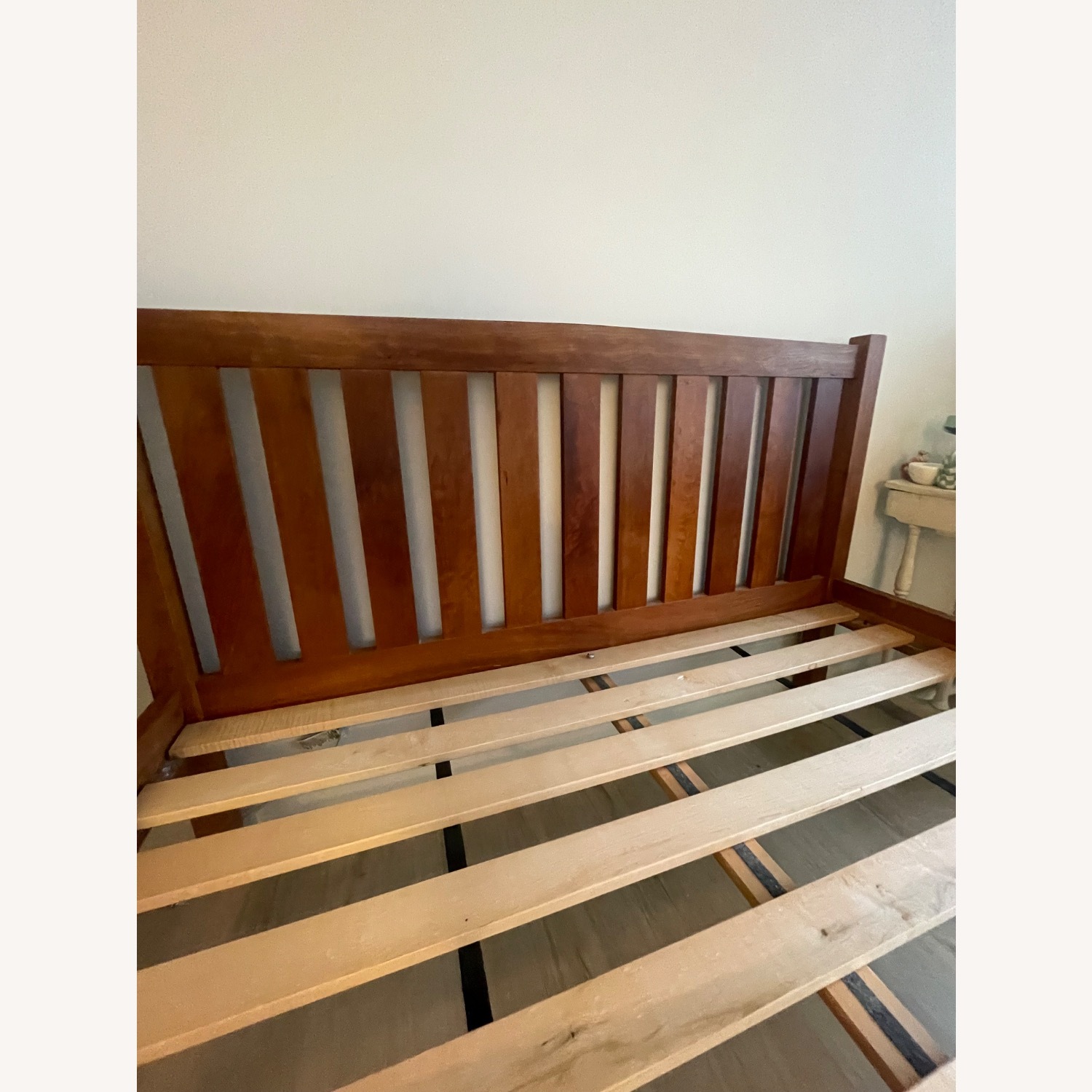 Scott Jordan Furniture Wood Queen Bed - image-5