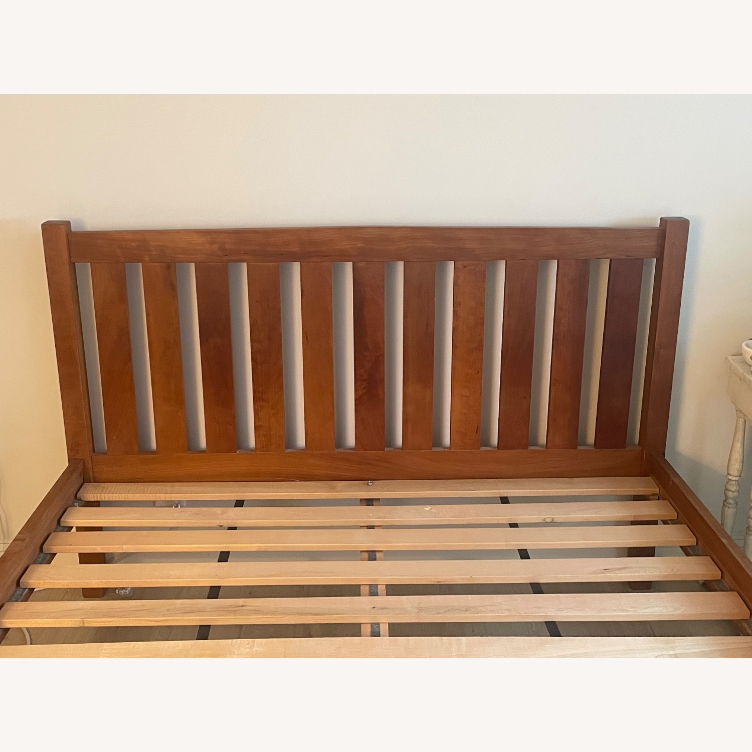 Scott Jordan Furniture Wood Queen Bed - image-3