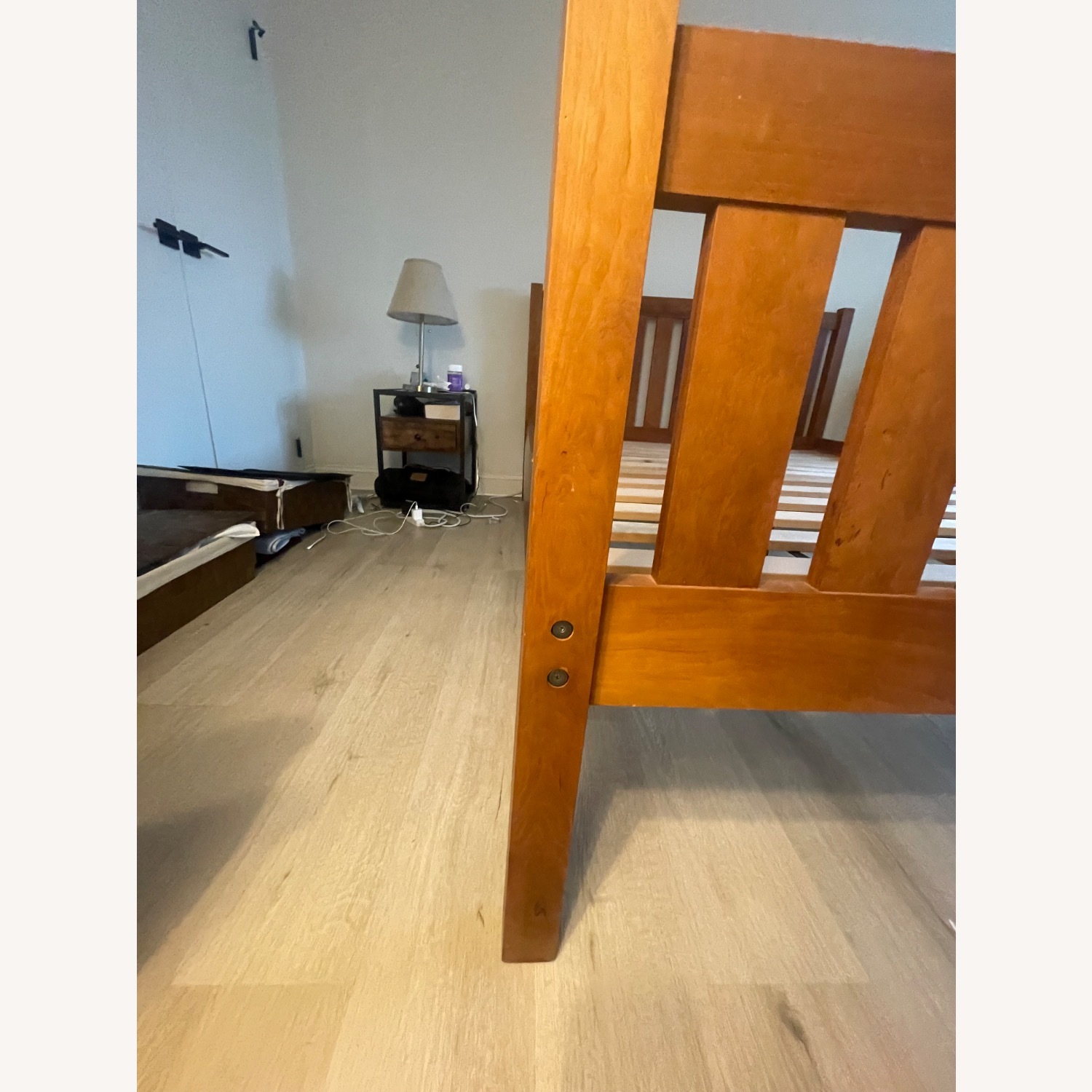 Scott Jordan Furniture Wood Queen Bed - image-6