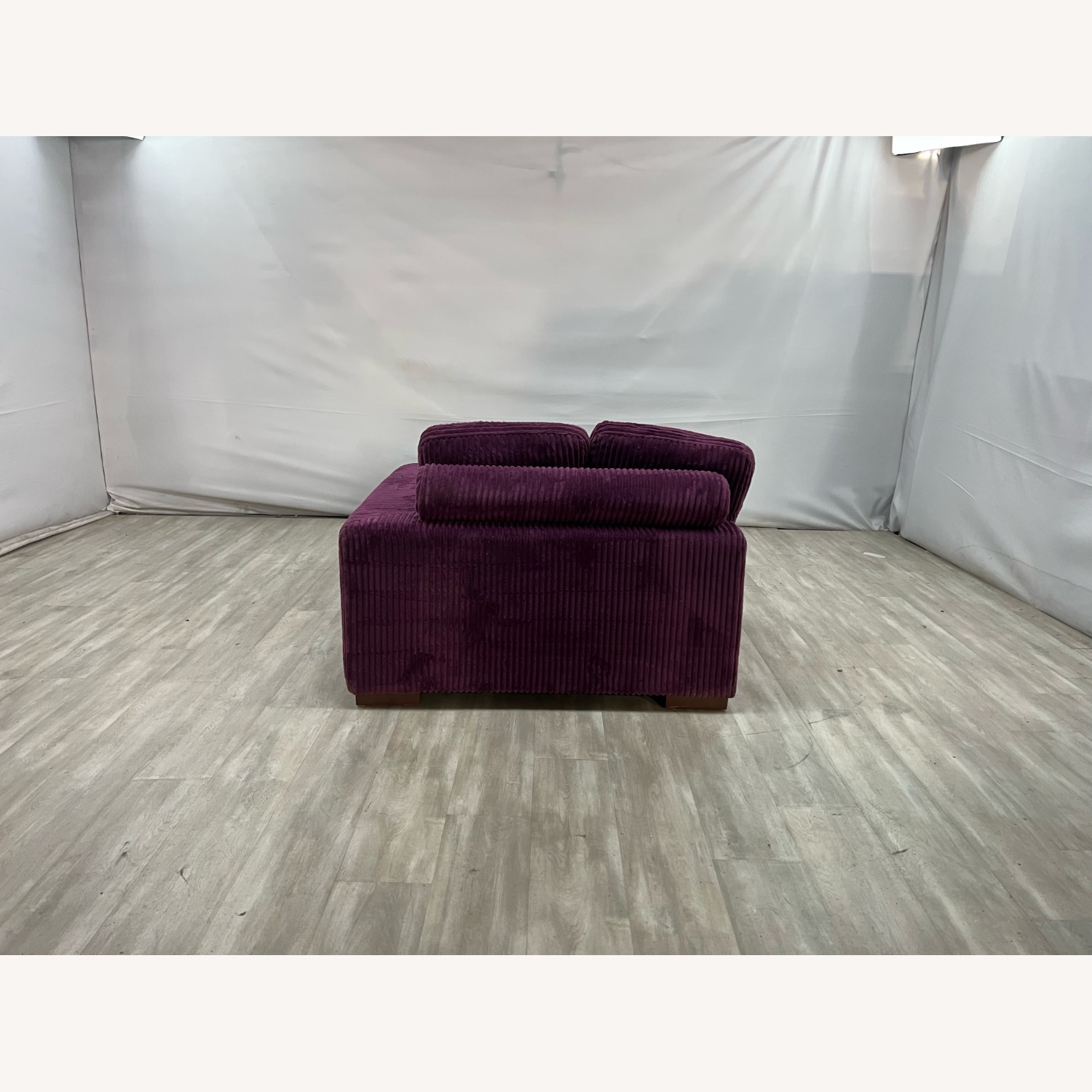 Signature Design by Ashley LINDYN Corner Chaise - image-7