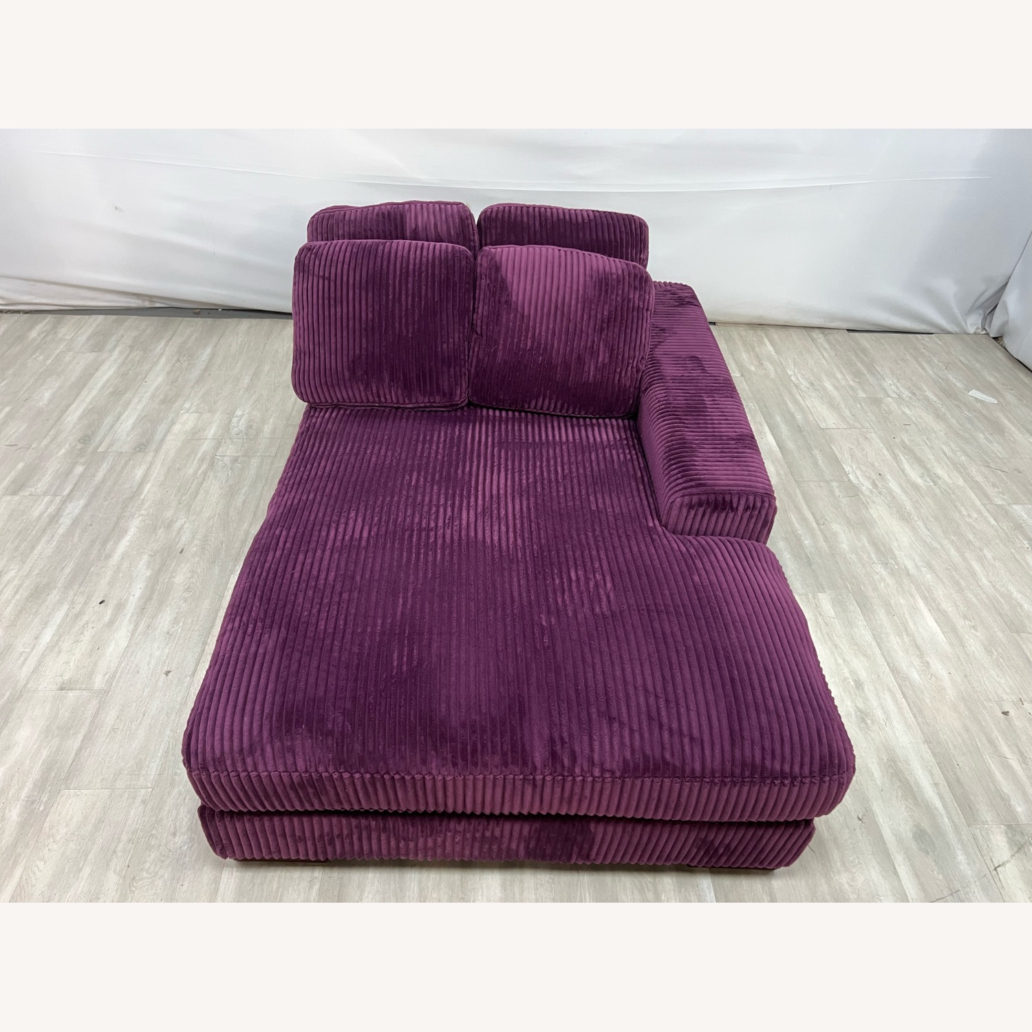 Signature Design by Ashley LINDYN Corner Chaise - image-4