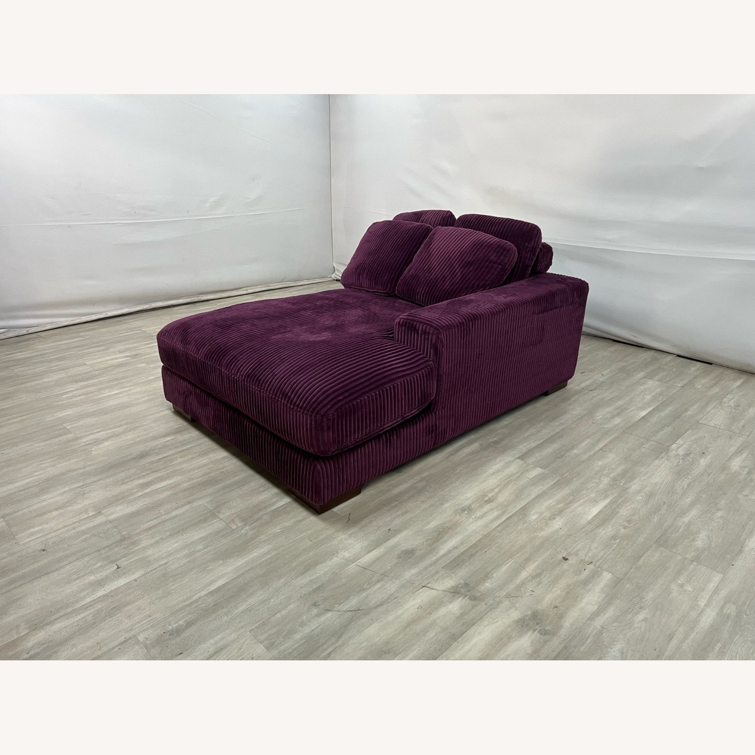 Signature Design by Ashley LINDYN Corner Chaise - image-2