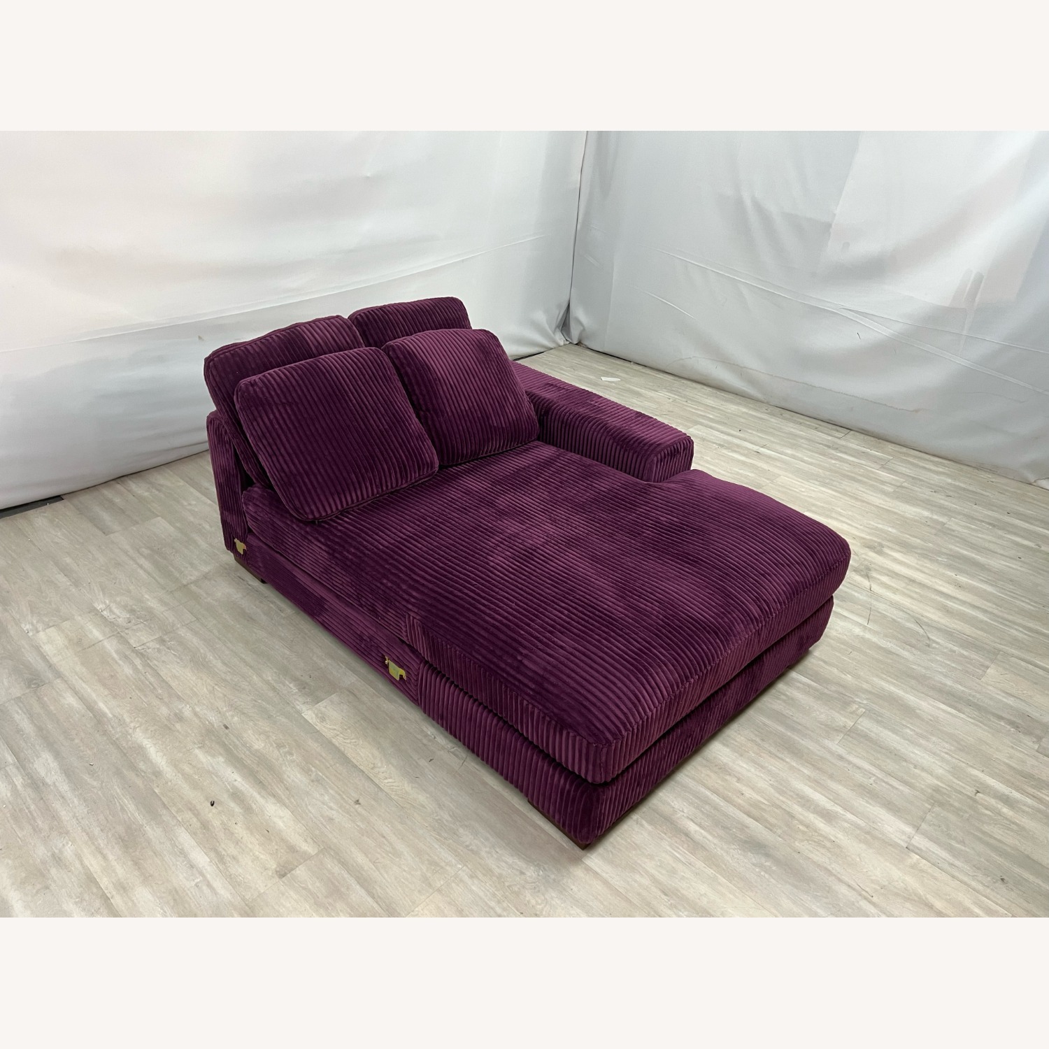 Signature Design by Ashley LINDYN Corner Chaise - image-3