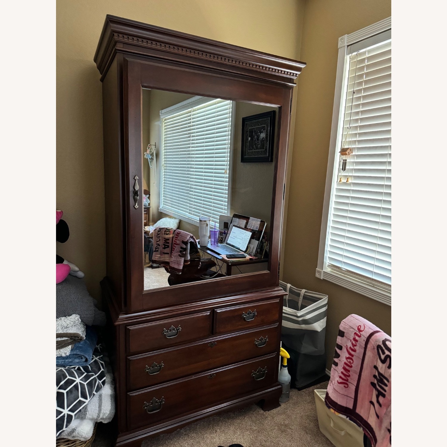 Kincaid Furniture Dark Brown Wood King Bed - image-2