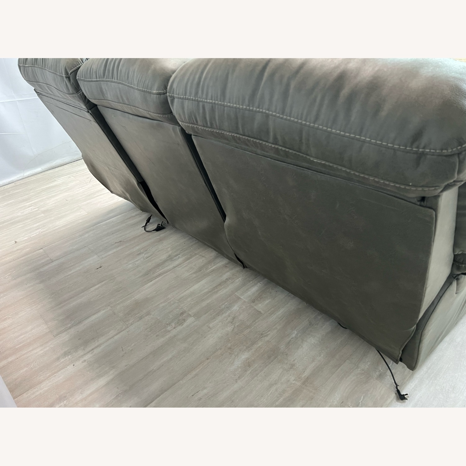 Ashley Dunwell Contemporary Power Reclining Sofa - image-4