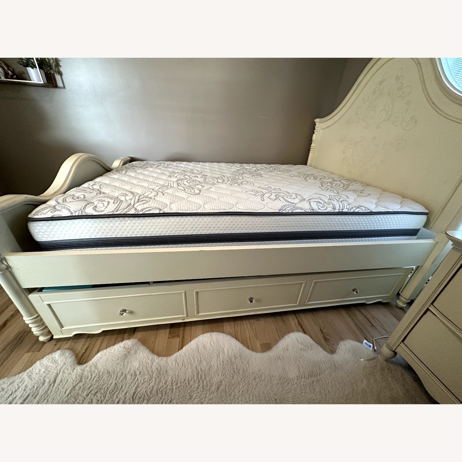 Ava Collection- Cream Full Bed with Trundle - image-1