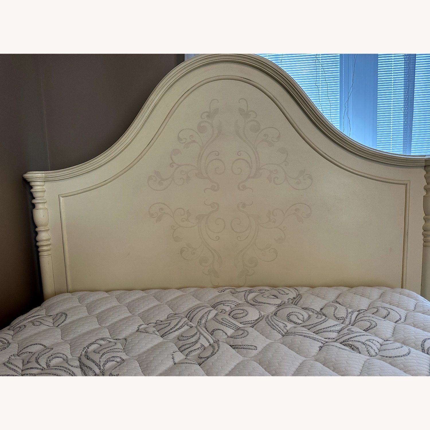 Ava Collection- Cream Full Bed with Trundle - image-3