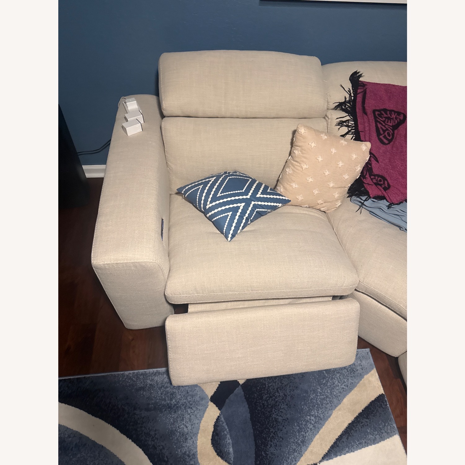 City Furniture 3+ Piece Sectional - image-9