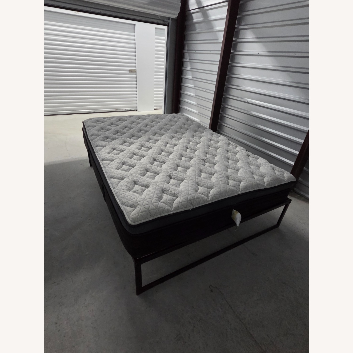 Helix Luxe Midnight White Fabric Queen Bed - image-4