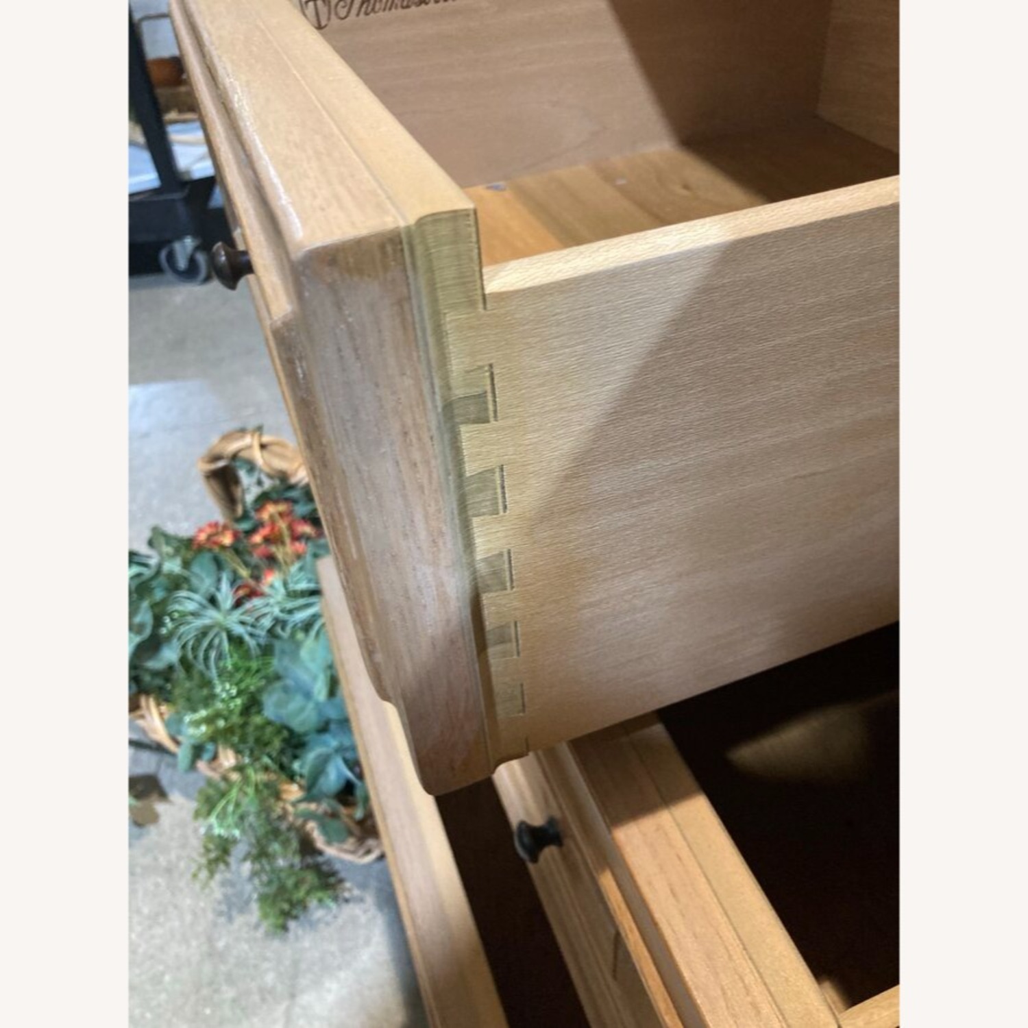 Thomasville Solid Wood 9-Drawer W Mirror Dresser - image-9