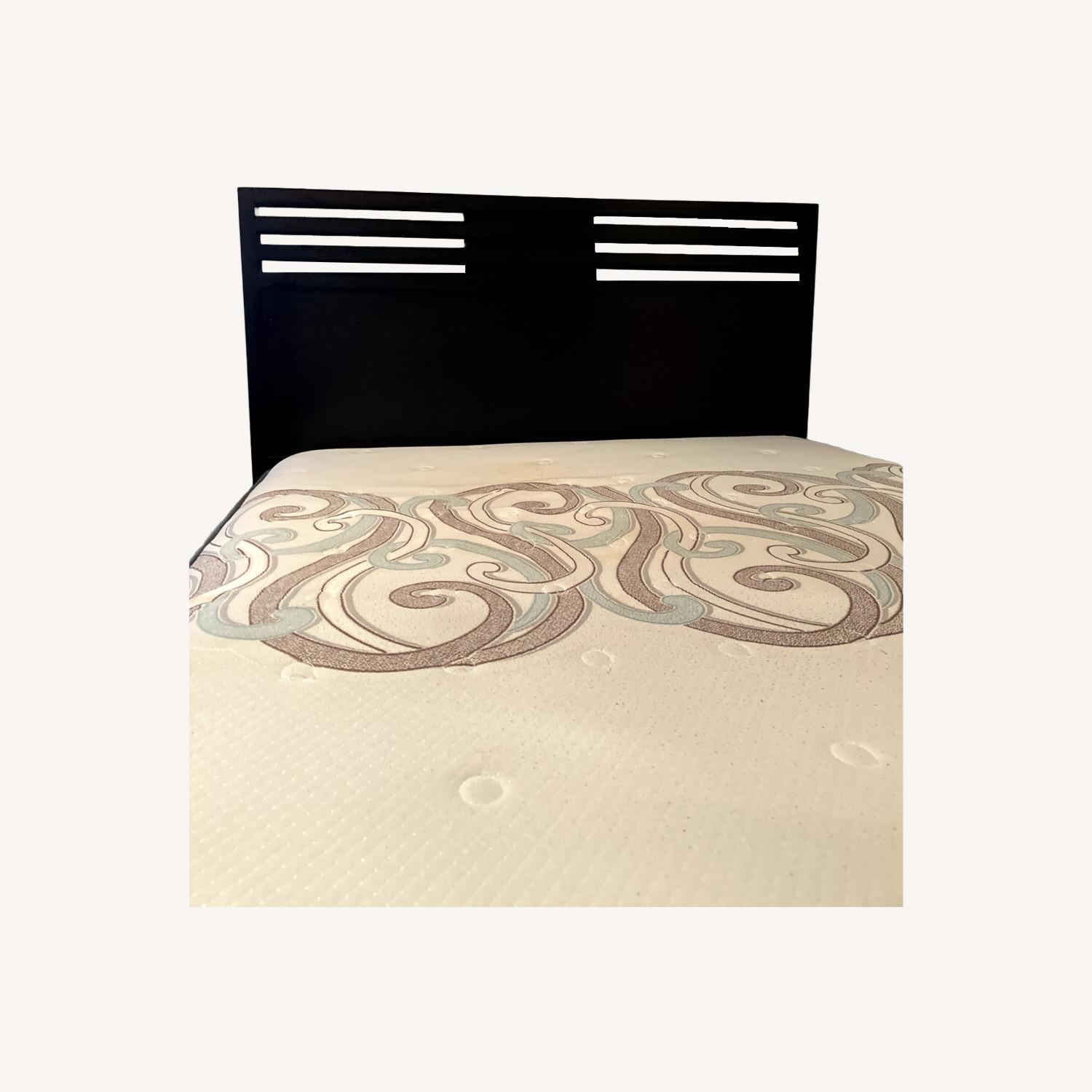 Macy's Black Wood Queen Bed - image-0