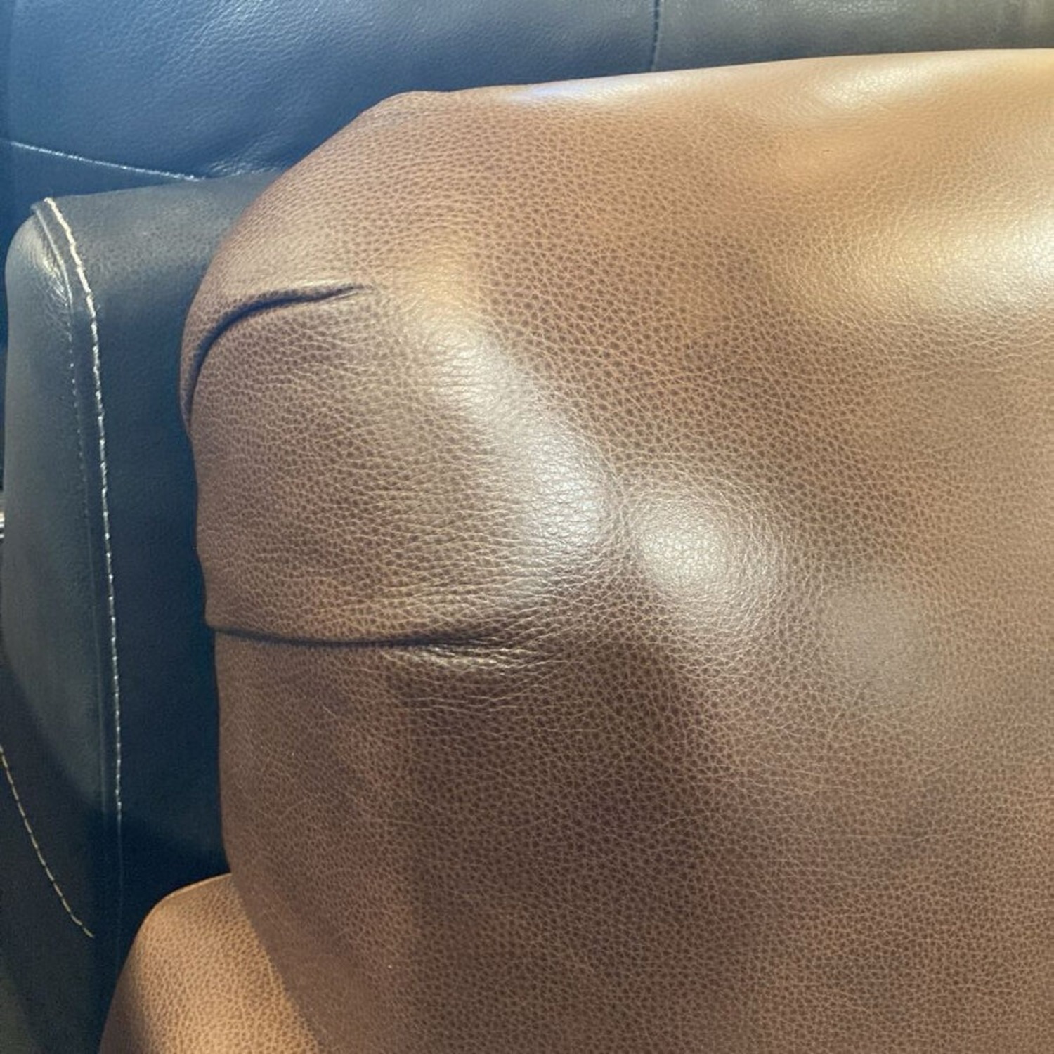 Walter E. Smithe Portland Leather 3-Seat Sofa - image-7