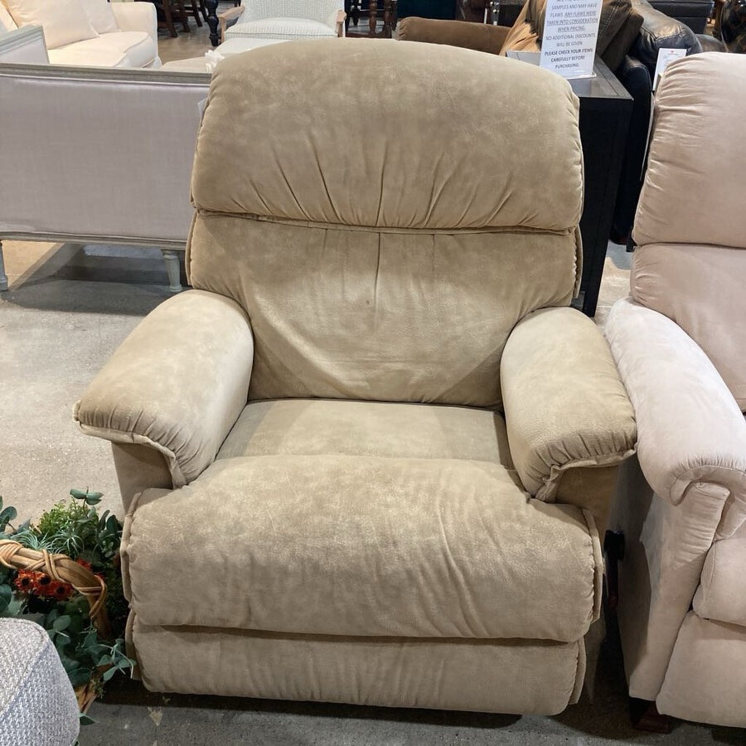 La-Z-Boy Plush Manual Recliner - image-2