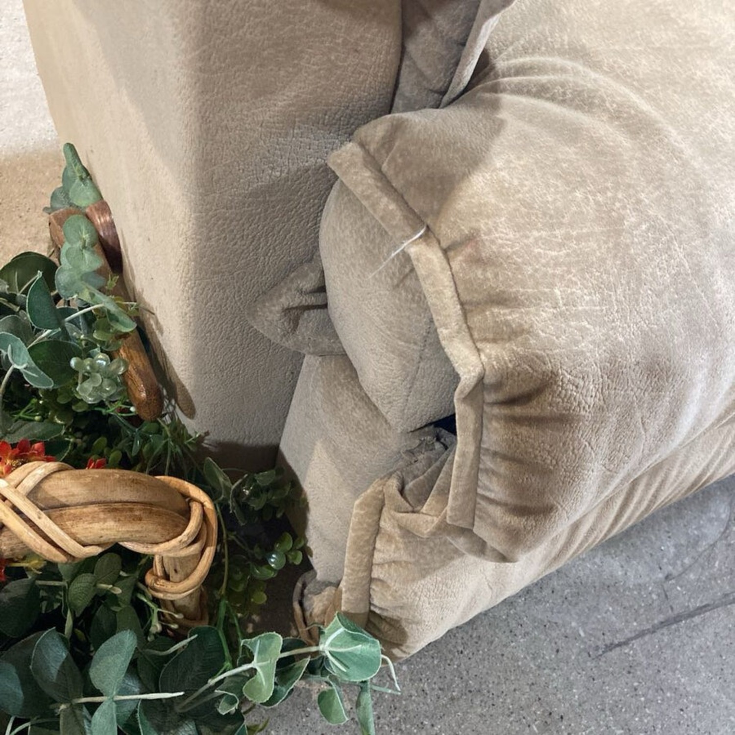 La-Z-Boy Plush Manual Recliner - image-5