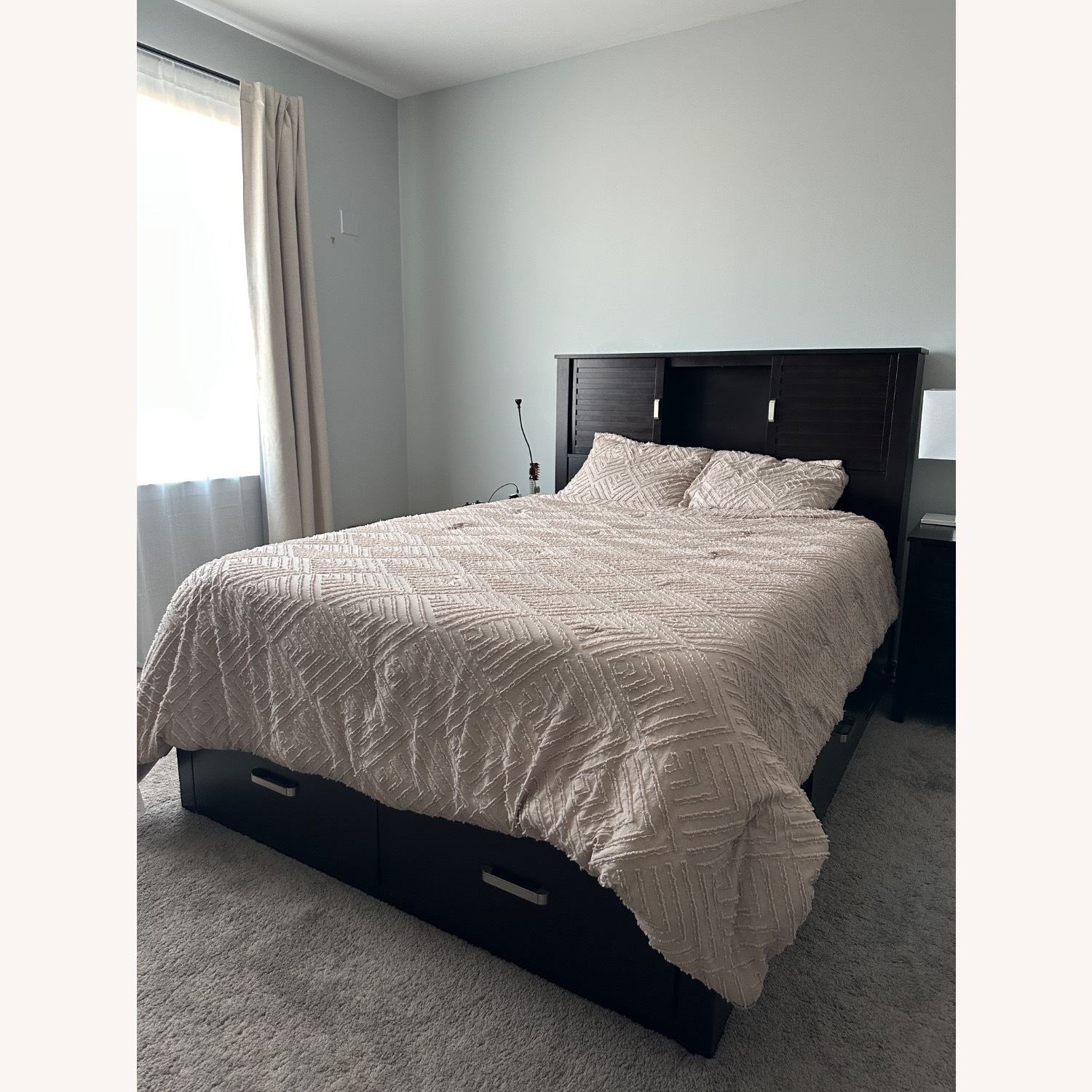 Bob's Discount Furniture Dalton Dark Brown Queen Bed - image-2